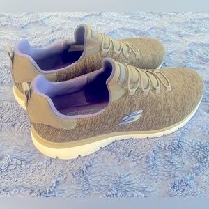 Charcoal purple Skechers Summit Quick Getaway womens 10 wide sneakers